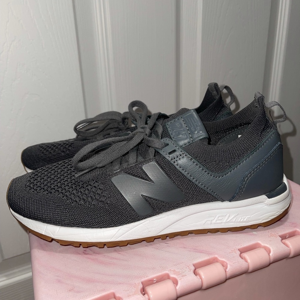 New balance sneakers size 7